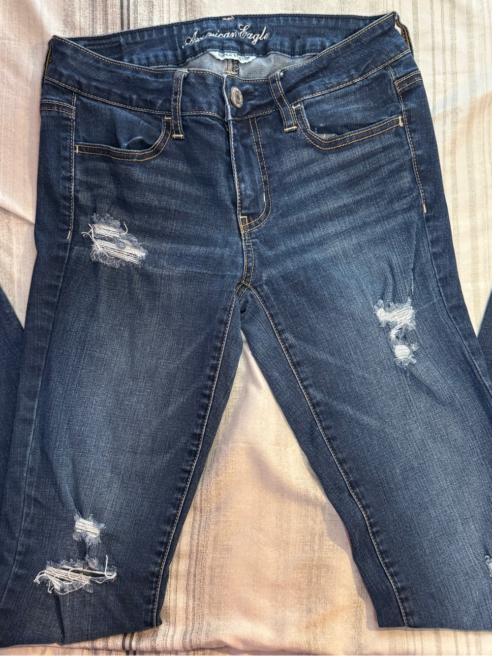 Sz 6 American Eagle Outfitters Women's Dark Wash Distressed Jeggings
